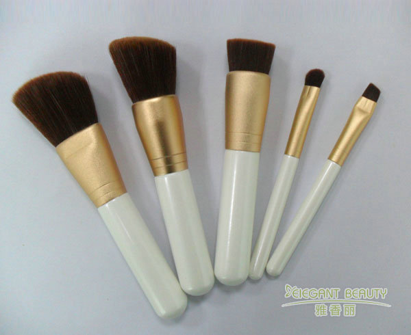 化妝刷套裝的金屬套管防銹工藝是否影響刷毛壽命？